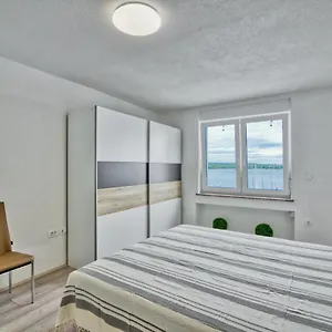 Marina With Sea View Appartement Pula